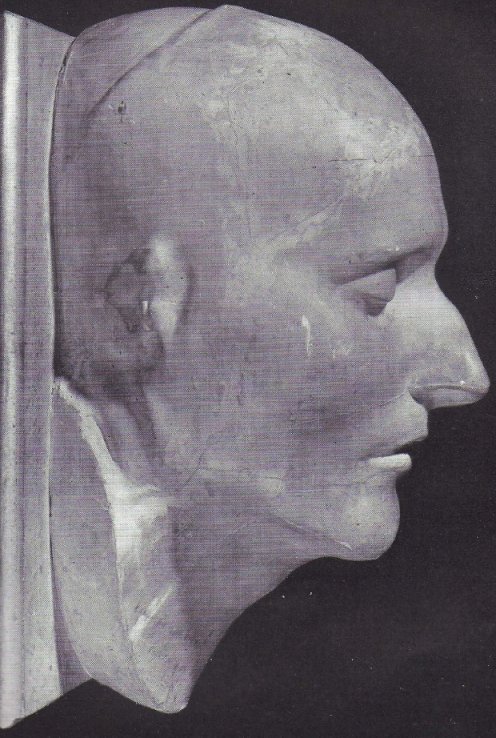 Le masque Burghersh de profil